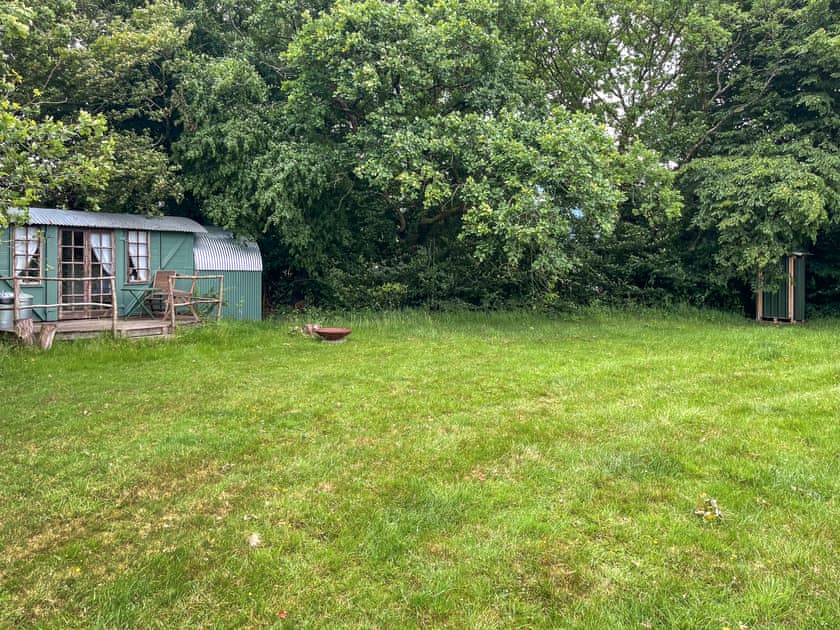 Outdoor | Railway Carriage - Moat Farm Glamping, Shadowhurst, near Ashford