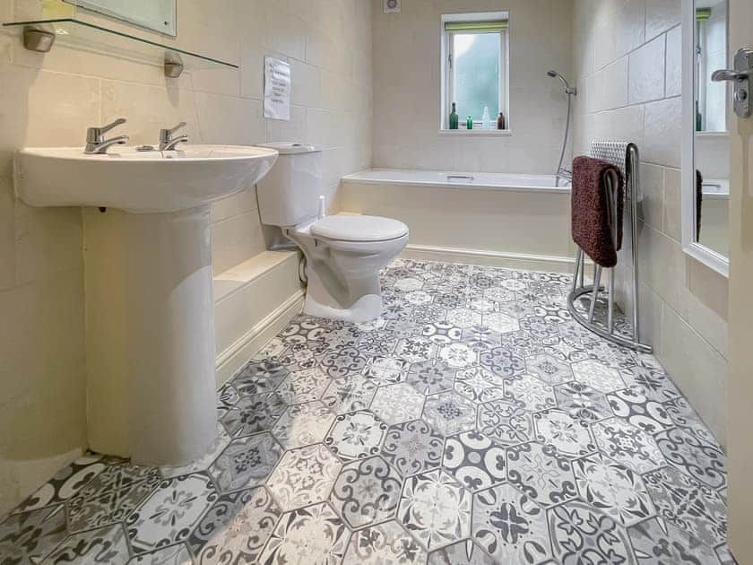 Bathroom | Lily Pad 6 - Lily Pad Cottages, Nassington, near Stamford