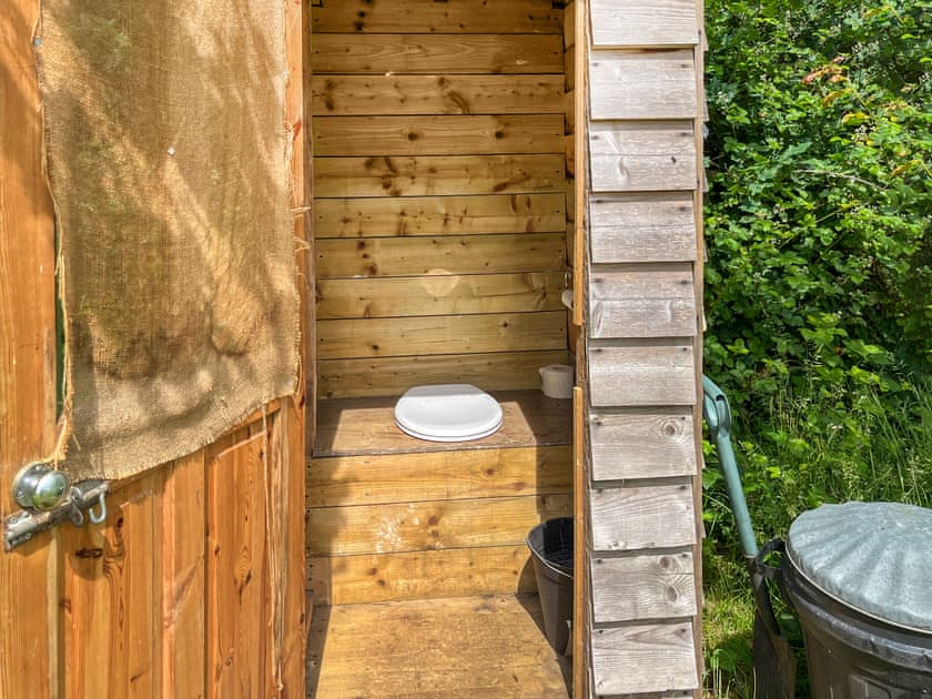 Bathroom | Water Vole - Moat Farm Glamping, Shadoxhurst, Ashford