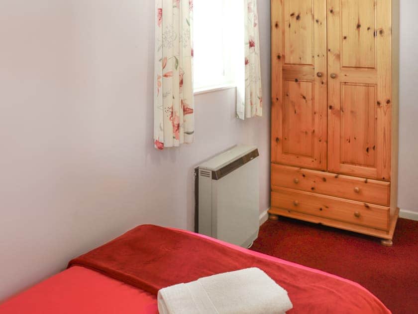 Twin bedroom | Brynhafod, Llandre, near Borth