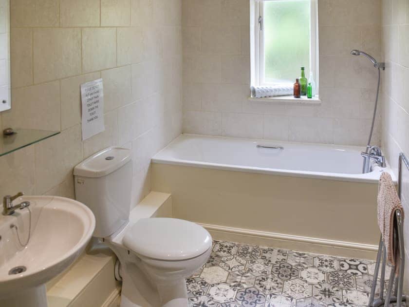 Bathroom | Lily Pad 7 - Lily Pad Cottages, Nassington, near Stamford