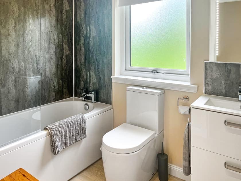 Bathroom | Ridge View Lodge - Alderneuk Lodges, Dumfries