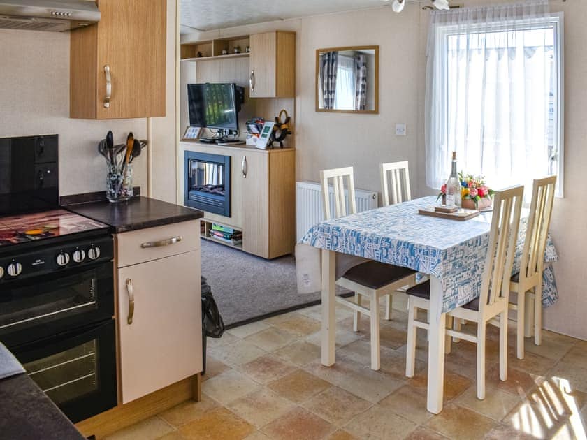 Kitchen/diner | Ocean Drive, Corton, near Lowestoft