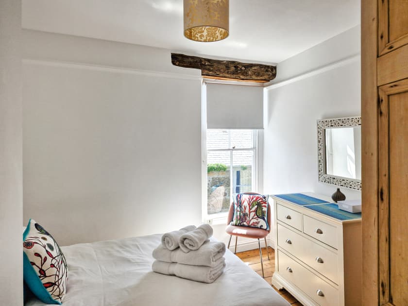 Double bedroom | Oaken Cottage, Mousehole, Penzance