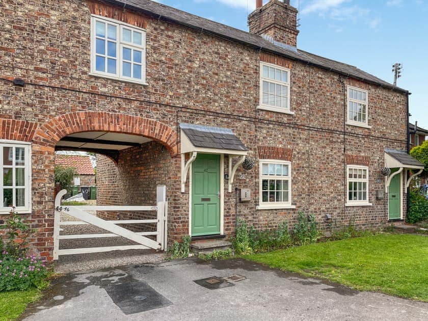 Exterior | Rogue Cottage, Wheldrake, near York