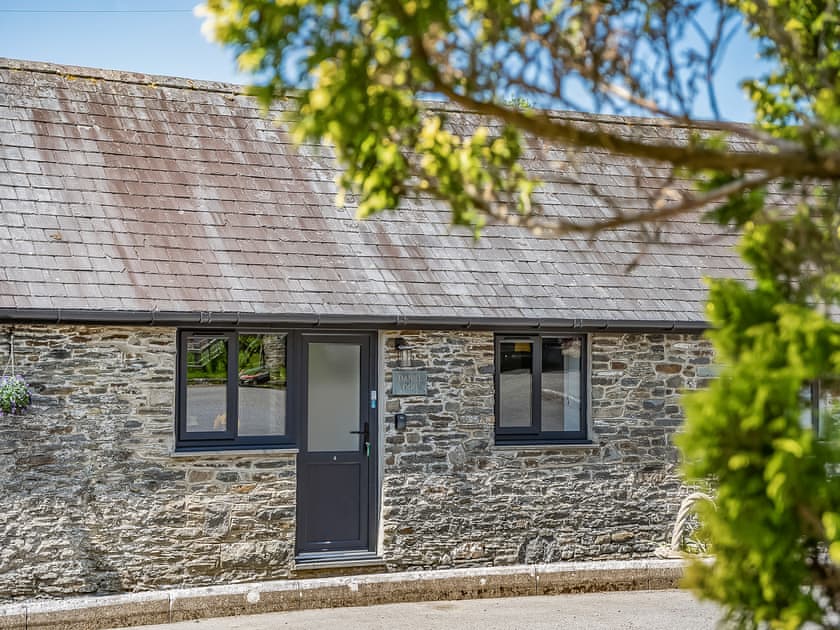 Exterior | The Old Cowsheds 4 - Daniel Ddu - Gaer Cottages, Cribyn, Lampeter