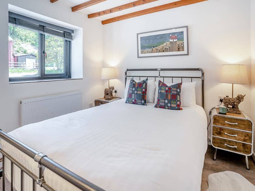 Double bedroom | The Old cowsheds 5 -Llanilar - Gaer Cottages, Cribyn, Lampeter