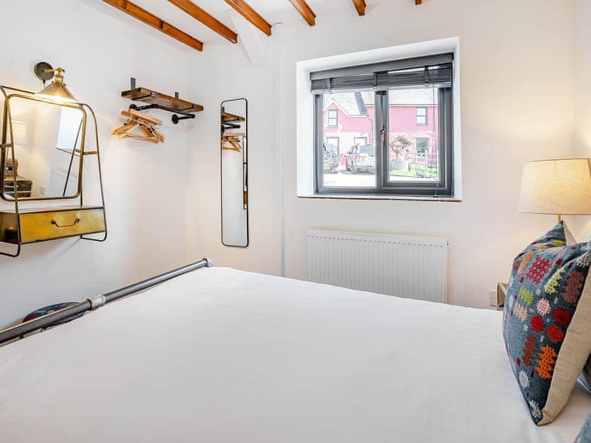 Double bedroom | The Old cowsheds 5 -Llanilar - Gaer Cottages, Cribyn, Lampeter