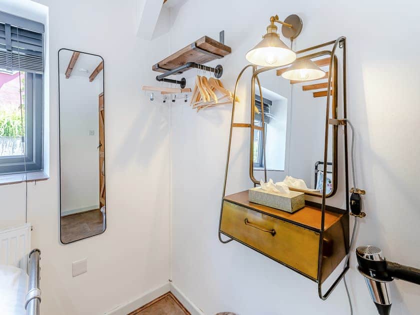 Twin bedroom | The Old cowsheds 5 -Llanilar - Gaer Cottages, Cribyn, Lampeter