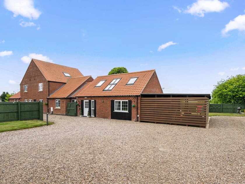 Exterior | Poppy Cottage, West Ashby, near Horncastle