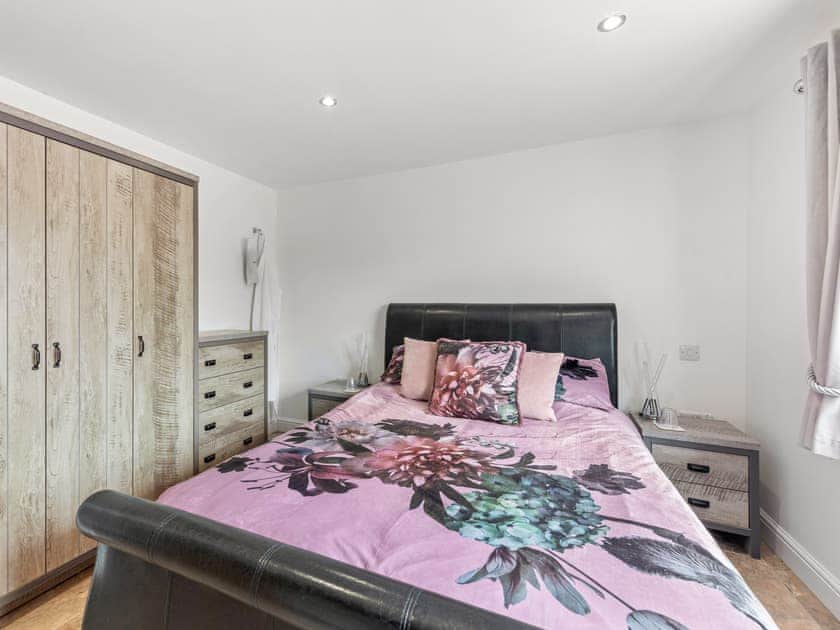Double bedroom | Poppy Cottage, West Ashby, near Horncastle