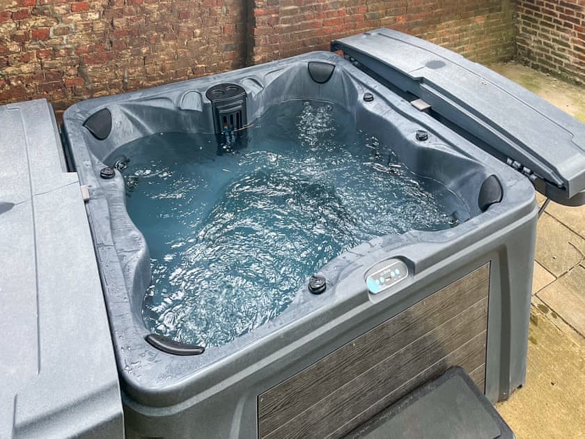 Hot tub | Crawfords Farm, Wyberton