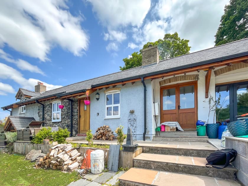 Exterior | Ganol Studio, Llanfair Talhaiarn
