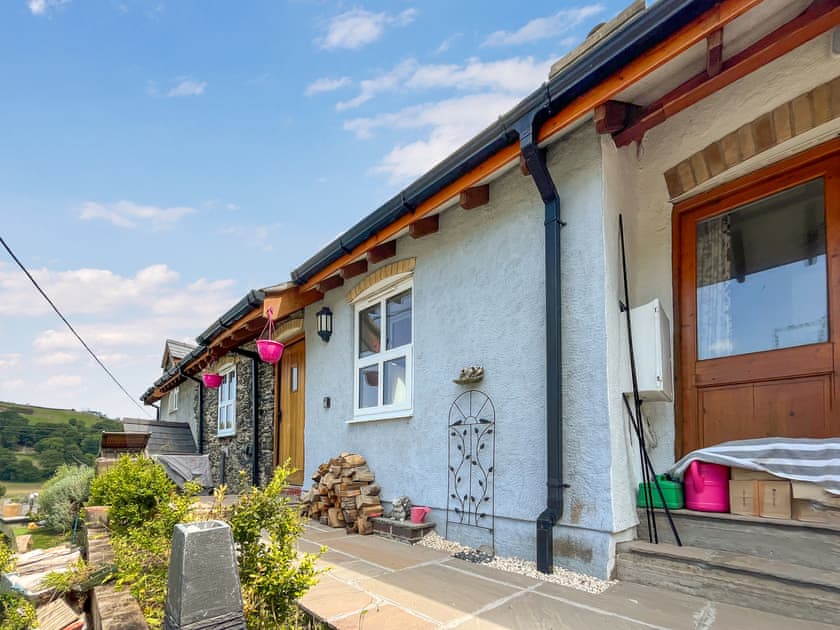 Exterior | Ganol Studio, Llanfair Talhaiarn