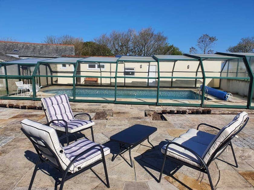 Swimming pool | Stone Farm Cottage, Pendeen