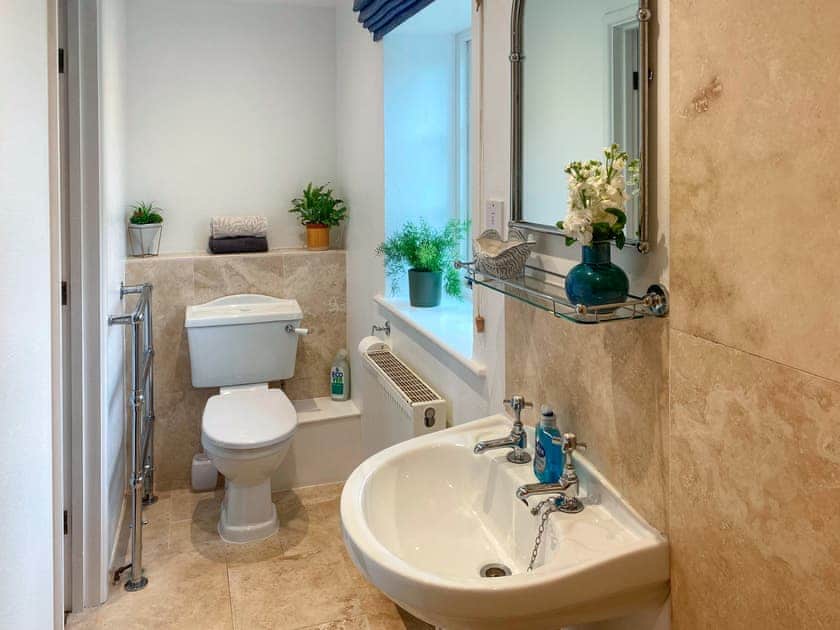 Bathroom | Stone Farm Cottage, Pendeen