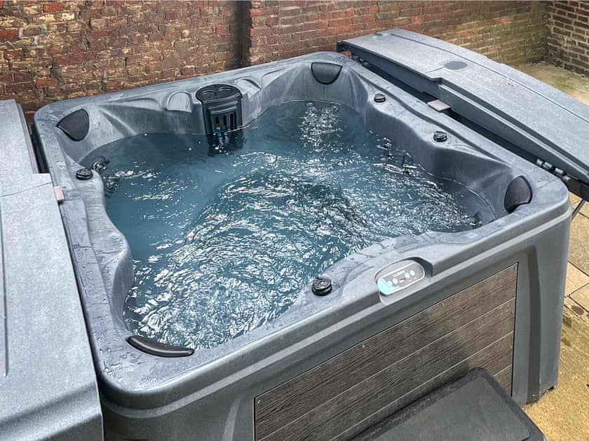 Hot tub | Crawfords Farm, Wyberton
