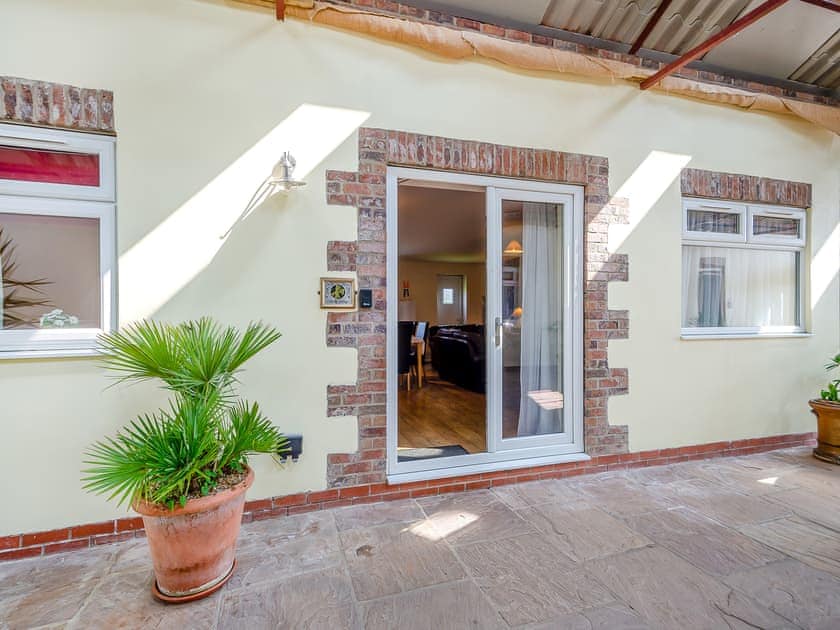 Outdoor | Cowslip Cottage - Clapham Holme Farm Cottages, Great Hatfield, near Hornsea