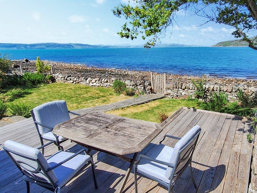 Sitting-out-area | Sanctuary Cottage, Milton, Applecross