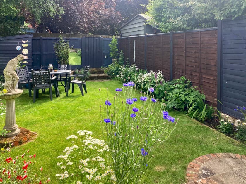 Garden | Sunny Meadow Cottage, Sudbury