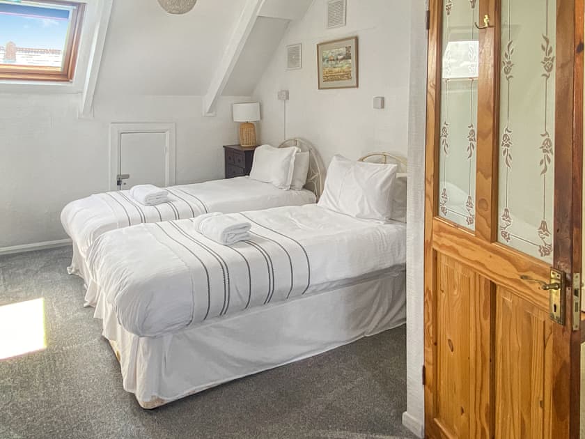 Twin bedroom | Bora House, Newquay