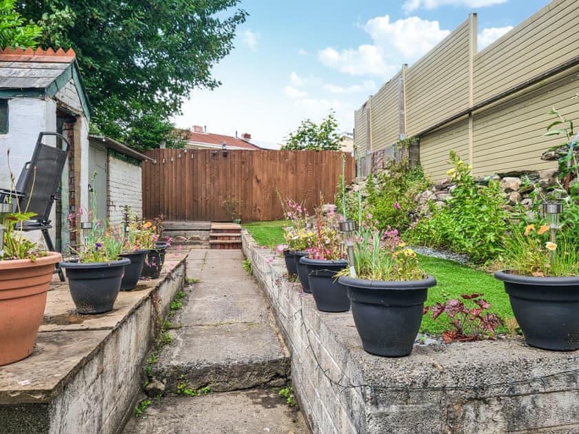 Garden and grounds | Bwthyn Pen Bryn, Hirwaun, near Aberdare