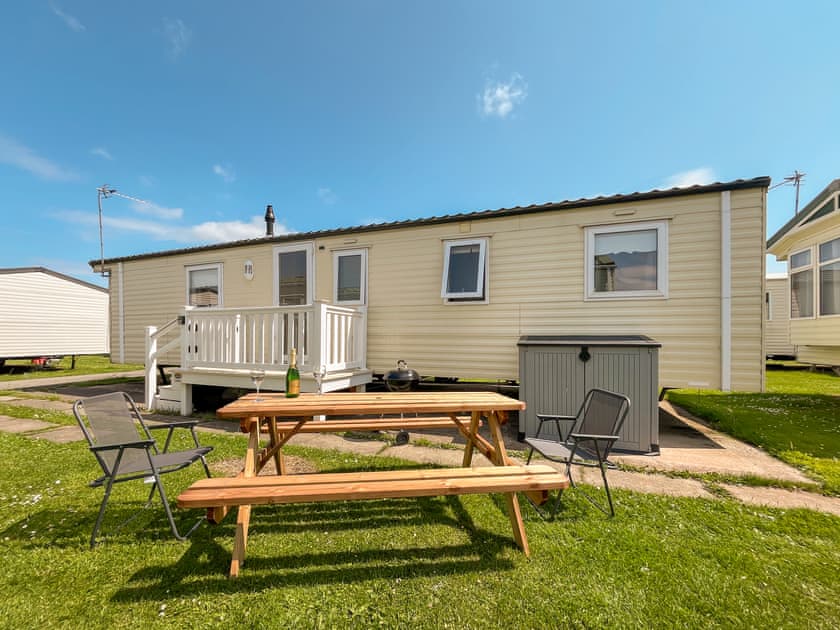 Exterior | Black Sheep Retreat, Rhyl, near Towyn