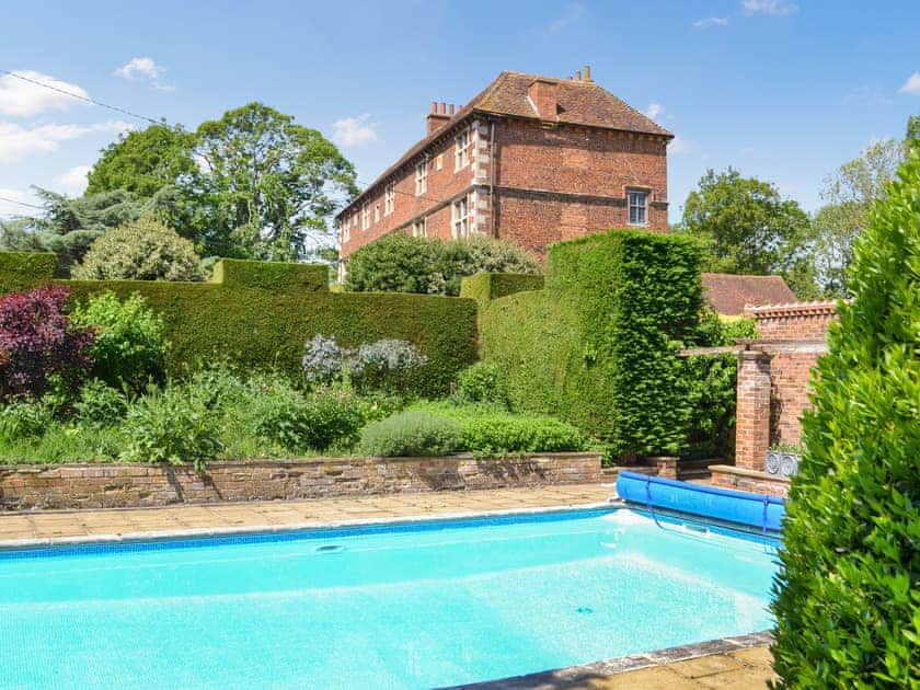 Swimming pool and tennis court needs to be booked via the Estate Office | Barn House, Aubourn