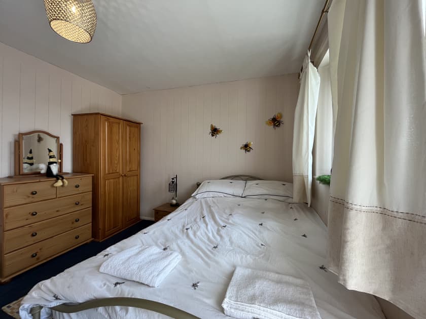 Double bedroom | Little Orme Cottage, Penhryn Bay, near Llandudno