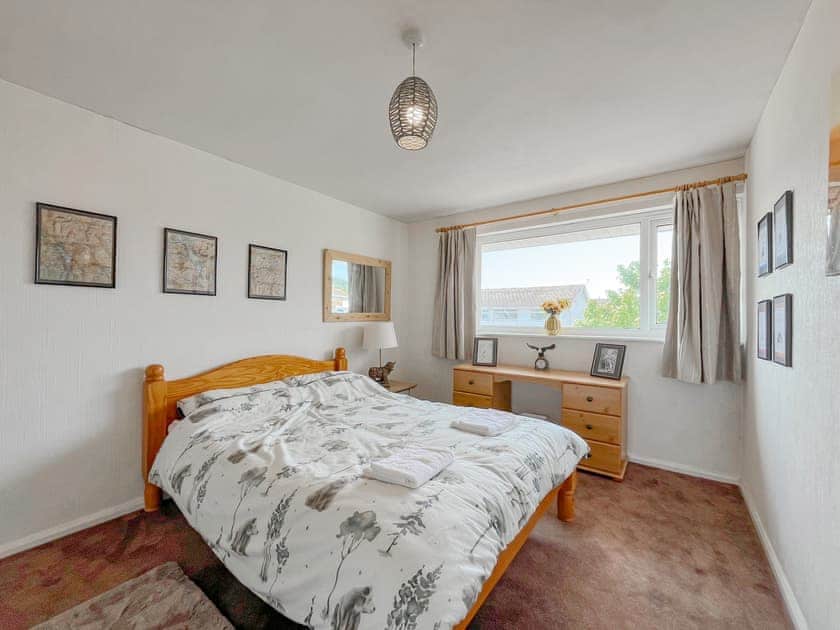 Double bedroom | Little Orme Cottage, Penhryn Bay, near Llandudno