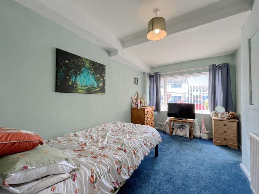 Single bedroom | Little Orme Cottage, Penhryn Bay, near Llandudno