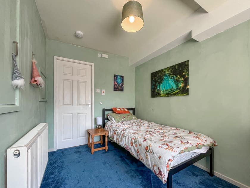 Single bedroom | Little Orme Cottage, Penhryn Bay, near Llandudno