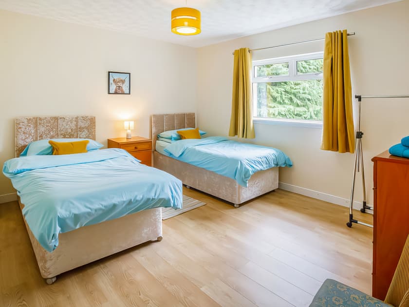 Twin bedroom | Drumlea Cottage, Bonar Bridge, near Lairg