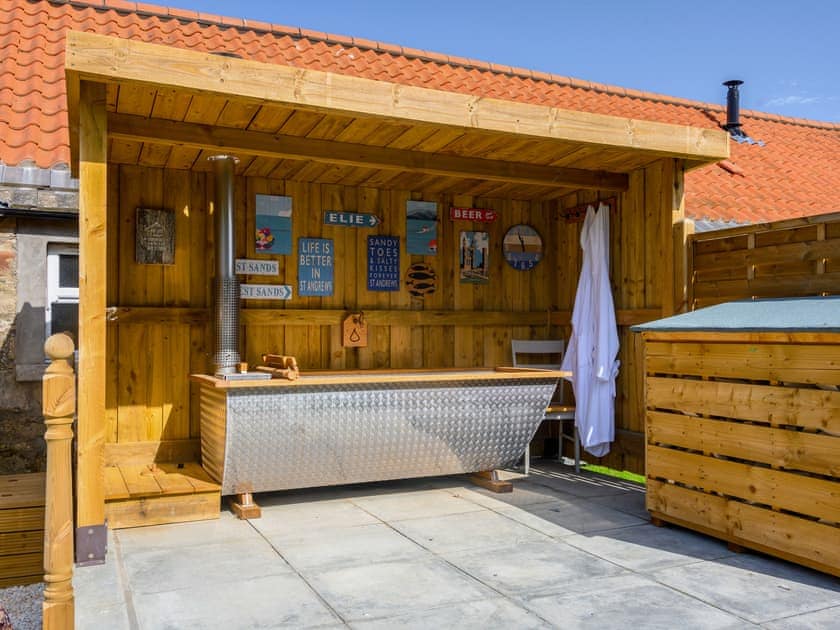 Hot tub | Stable Cottage, Lathockar, near St Andrews