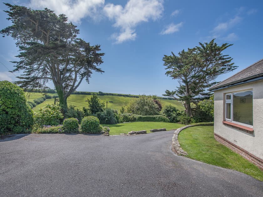 Exterior | Tara, Kingsbridge