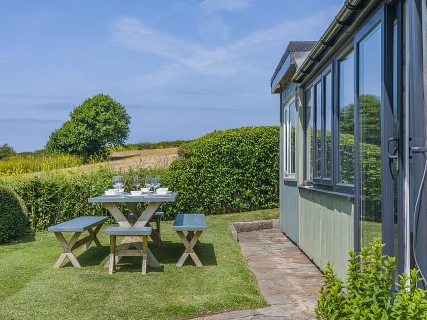 Sitting-out-area | Tara, Kingsbridge
