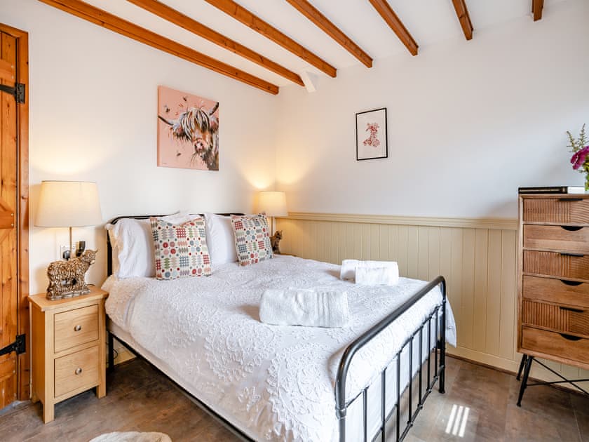 Double bedroom | The Old Cowsheds 1 - Dairy - Gaer Cottages, Cribyn, Lampeter