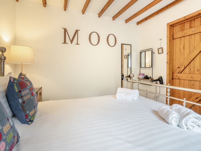 Double bedroom | The Old Cowsheds 2 - Shippon - Gaer Cottages, Cribyn, Lampeter
