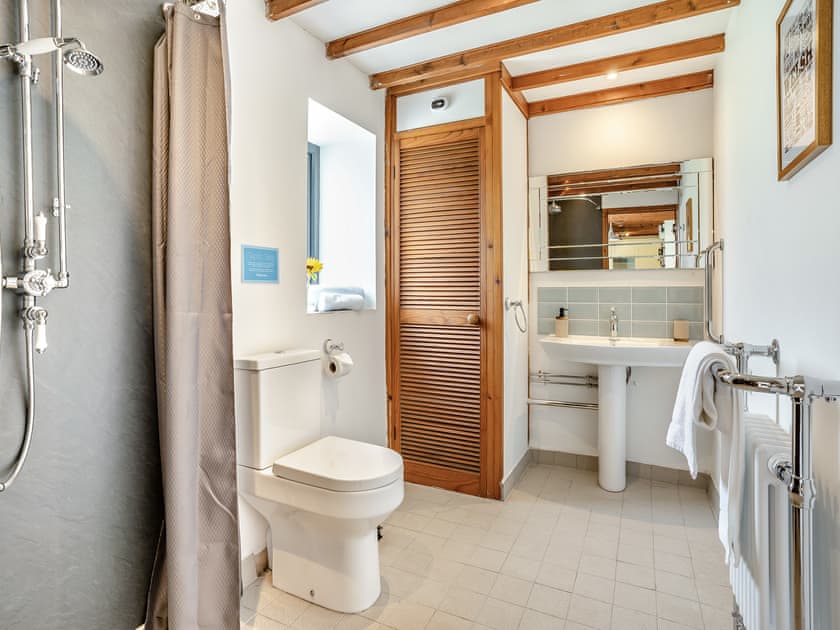 Bathroom | The Old Cowsheds 2 - Shippon - Gaer Cottages, Cribyn, Lampeter