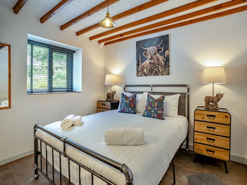 Double bedroom | The Old Cowsheds 3 - Mynach - Gaer Cottages, Cribyn, Lampeter