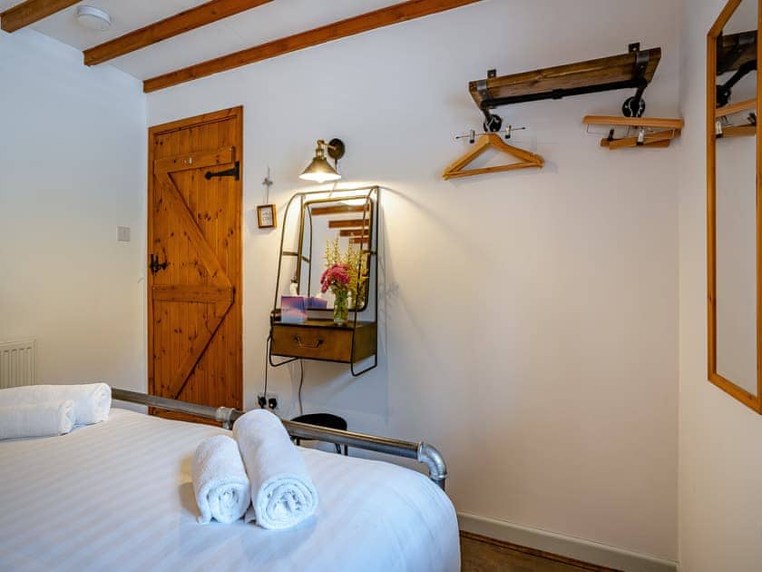 Double bedroom | The Old Cowsheds 3 - Mynach - Gaer Cottages, Cribyn, Lampeter