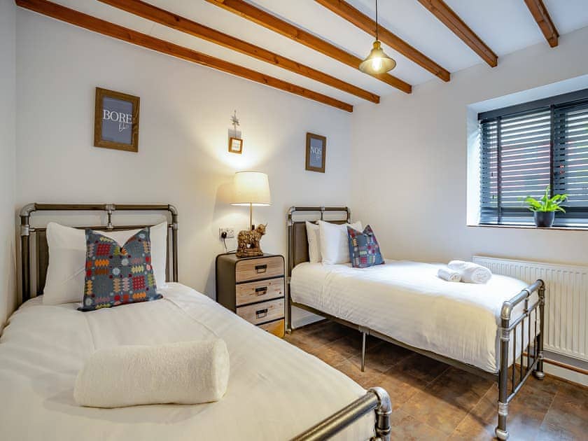Twin bedroom | The Old Cowsheds 3 - Mynach - Gaer Cottages, Cribyn, Lampeter