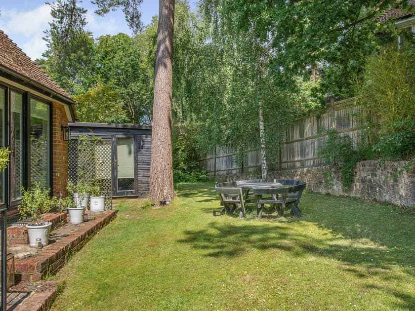 Sitting-out-area | Fir Tree Apartment - Fir Tree Holidays, Crowborough