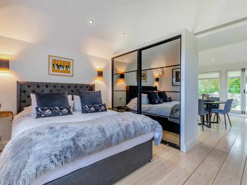 Double bedroom | Fir Tree Apartment - Fir Tree Holidays, Crowborough