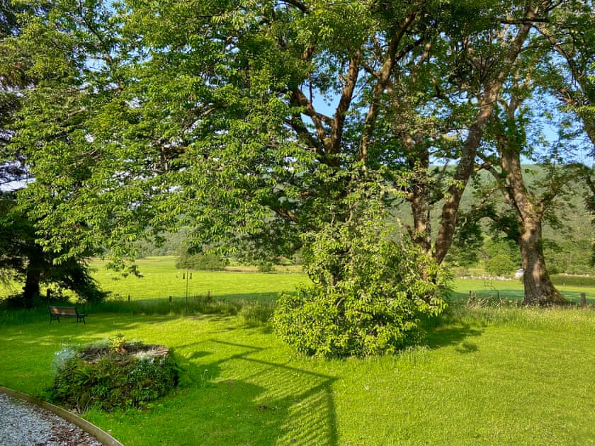 Garden | The Prince - Hobgoblin Holiday Apartments, Glendaruel