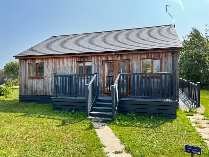 Exterior | James Ville Marina - Lavender - James Villa Marina, Brigg