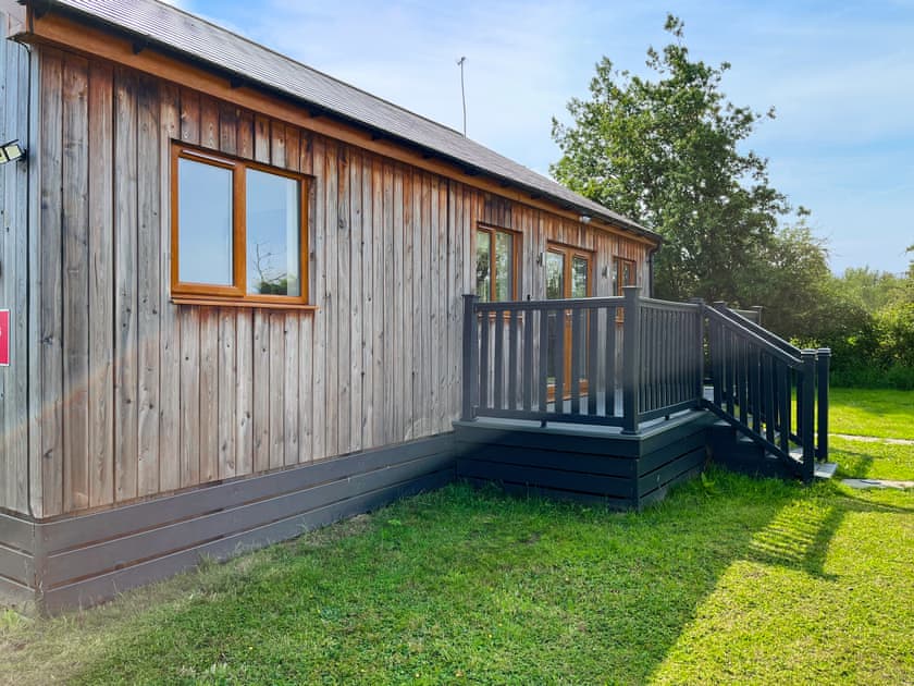 Exterior | James Ville Marina - Lavender - James Villa Marina, Brigg