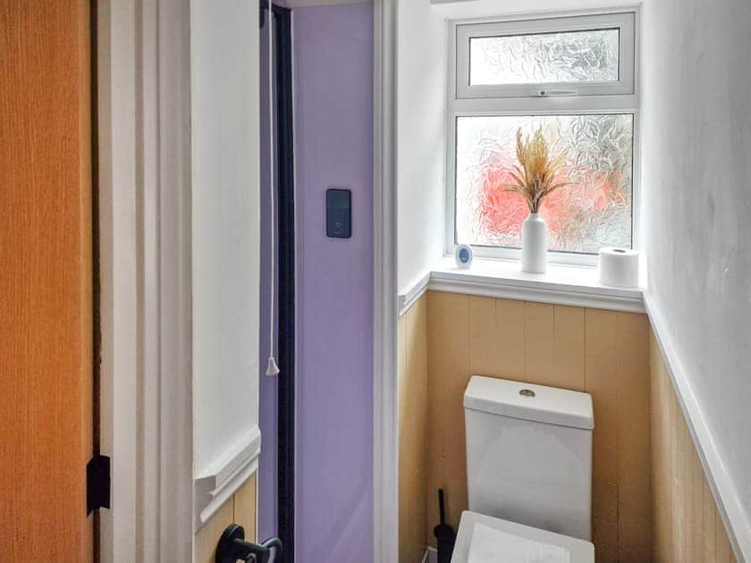 Bathroom | Tide & Treth, Newquay