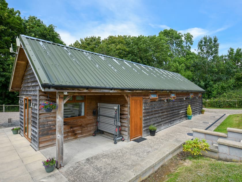 Setting | Oak - Glamping Pod - Castle Farm Holidays Shropshire, Oswestry