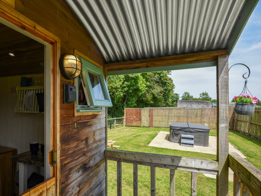 Exterior | Bluebell - Shepherd Hut - Castle Farm Holidays Shropshire, Oswestry